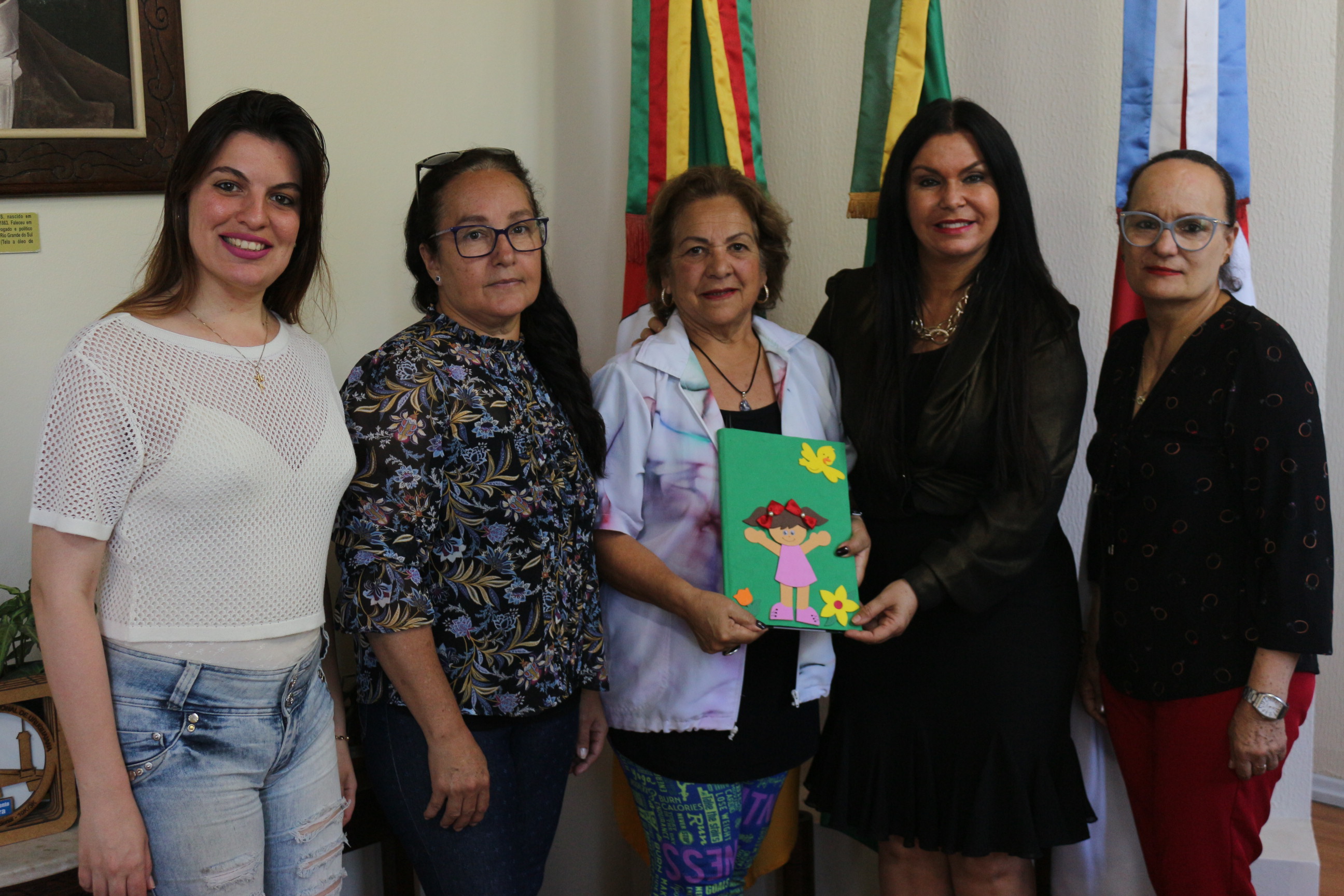“Amigos da Biblioteca” são recebidos na Câmara