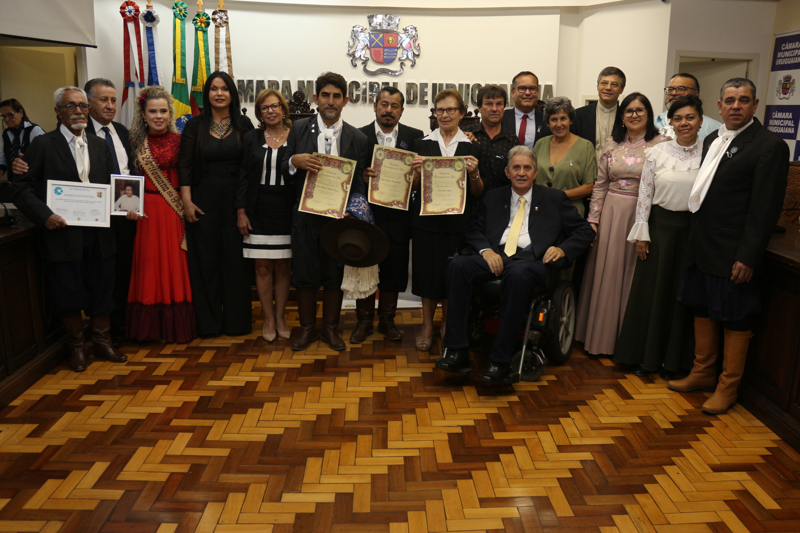  “Mensageiros da Paz” recebem homenagens