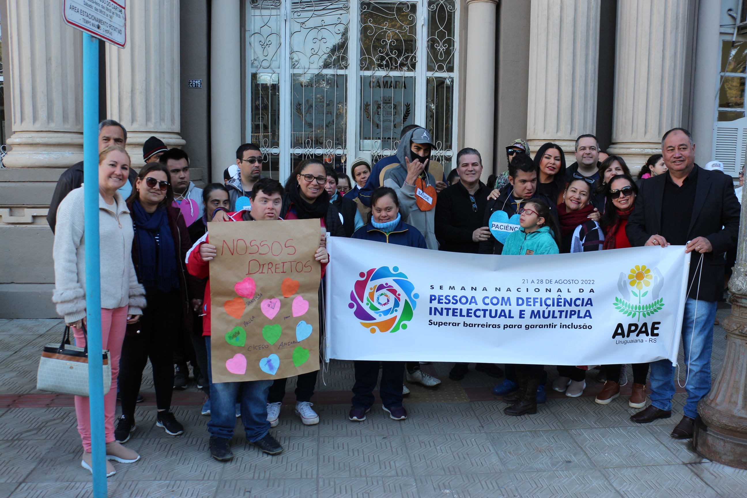 Alunos da APAE visitam a Câmara