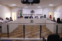 Câmara aprova contratação de mais 100 auxiliares de inclusão para SEMED 