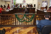 Legislativo aprova projetos de lei em extraordinária 