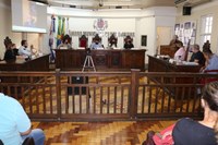 Câmara aprova realocação de verbas para saúde e assistência social