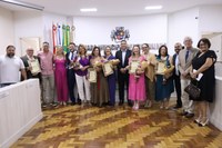 Câmara entrega diplomas de “Mulher Cidadã 2025” em sessão solene 