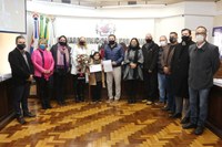 Câmara homenageia idosa de 102 anos