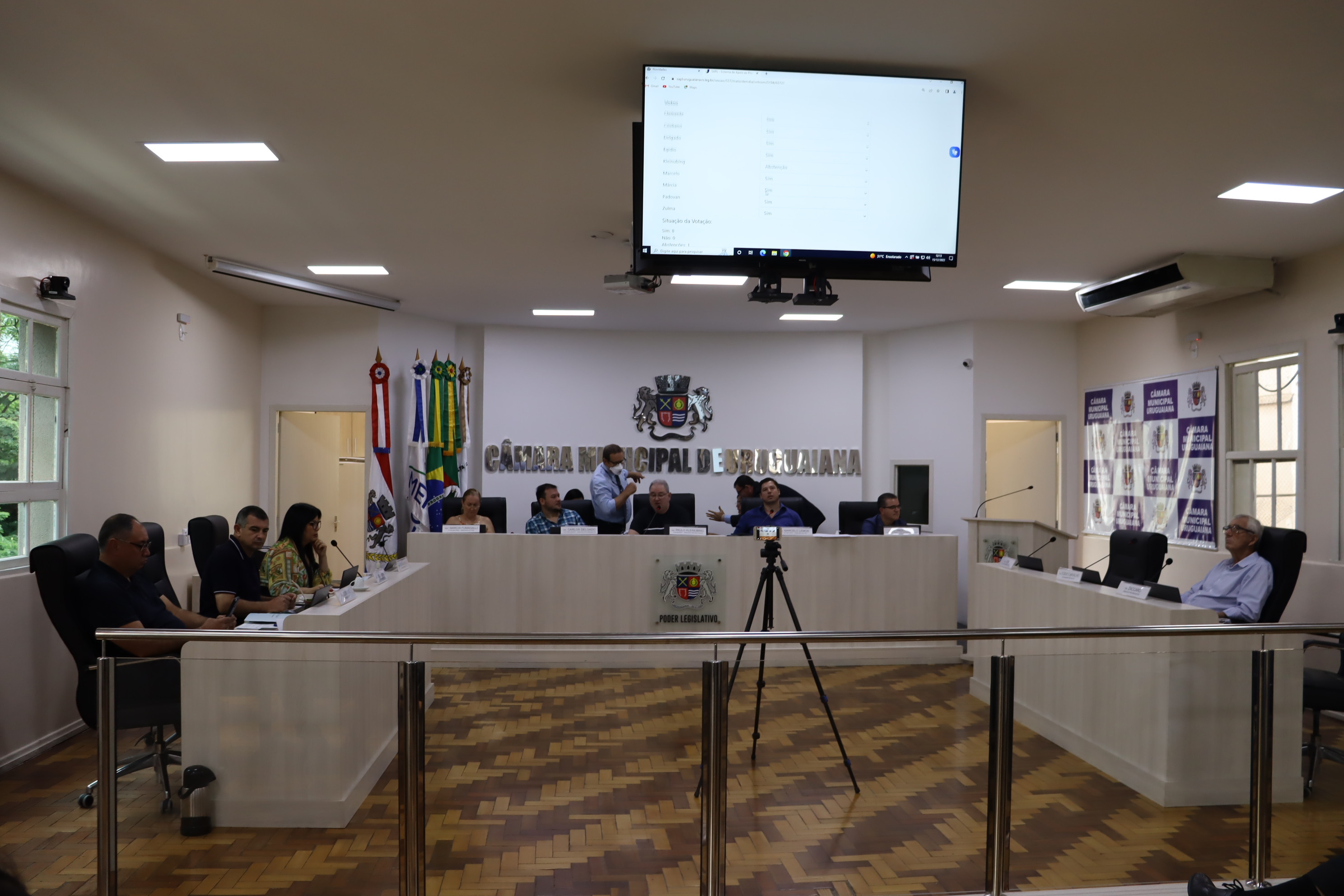 Câmara inicia votação por painel eletrônico 