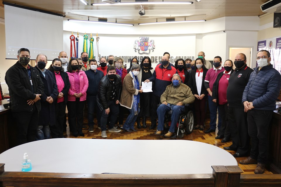 Câmara parabeniza Igreja Universal pelos 43 anos