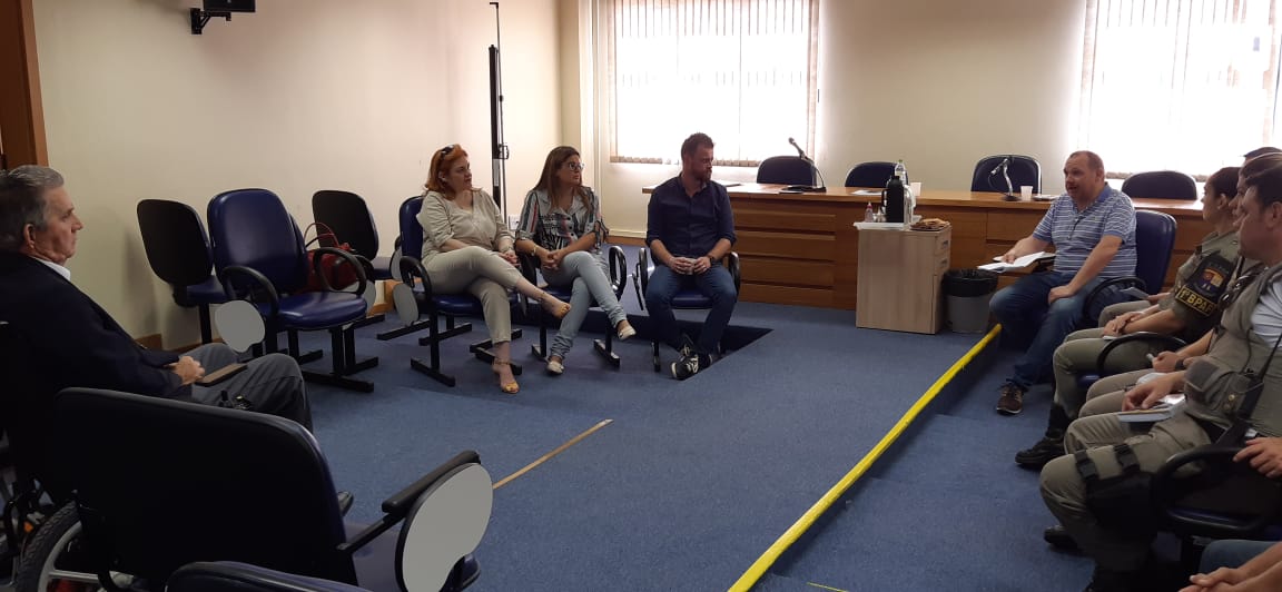 Câmara presente em reunião para fortalecimento de Rede de Atenção à Mulher