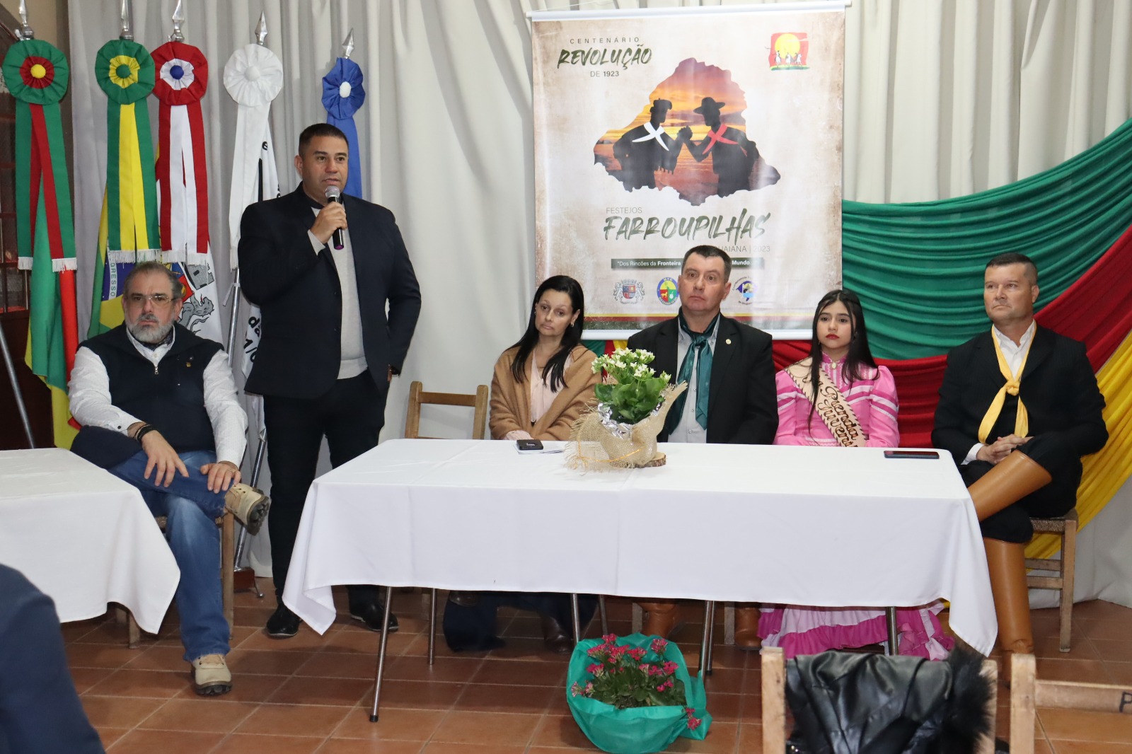 Legislativo presente no início das atividades aos Festejos Farroupilhas 