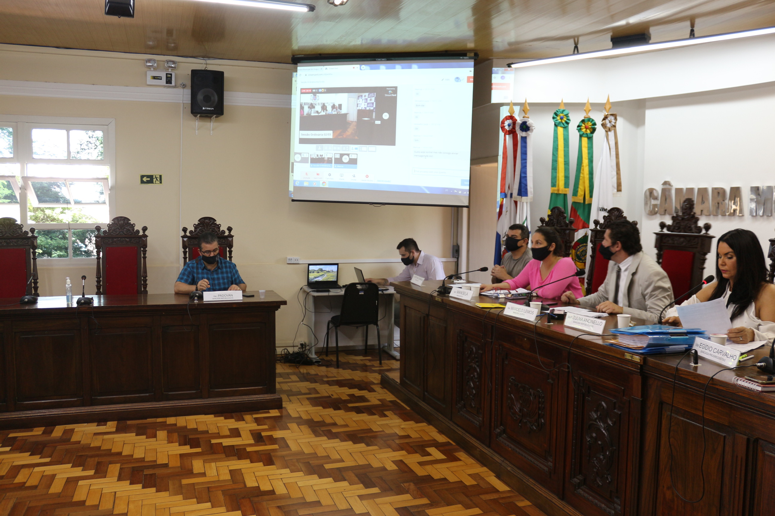  Câmara realiza sessão híbrida