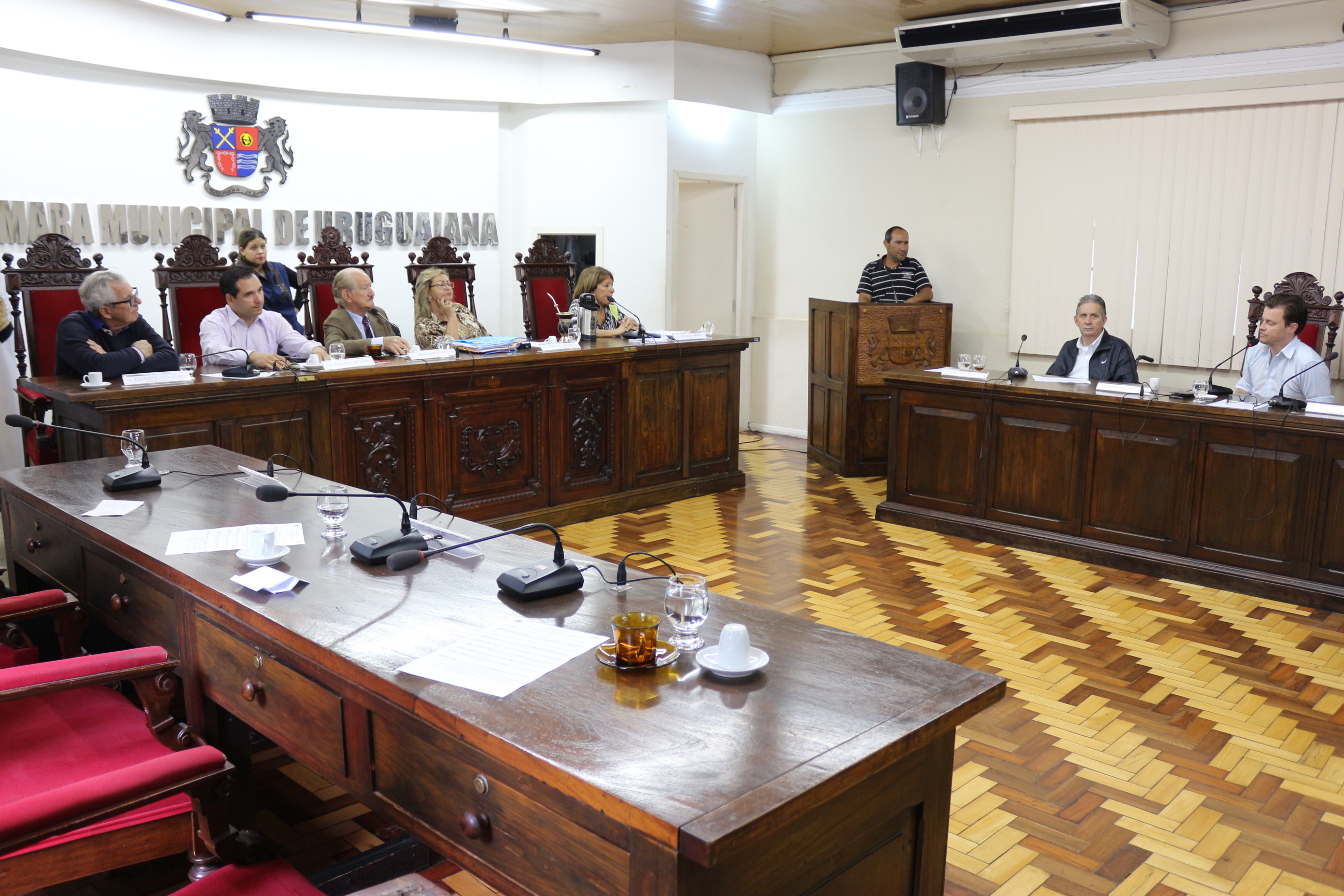 Camelôs solicitam apoio da Câmara sobre restrição de comércio na aduana