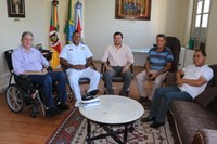 Comandante da Marinha é recebido no Legislativo