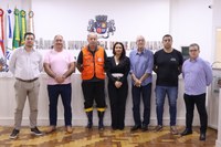 Comissão de Serviços reunida neste domingo