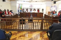 Comissão de Serviços trata de retorno às aulas com Secretaria