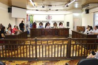 Comissão debate dificuldade de alunos de instituição de ensino superior encerrada