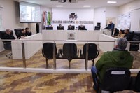 Comissão promove debate sobre fios soltos em postes