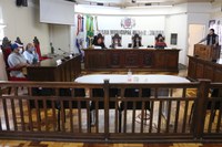 Comissão recebe músicos e empresários de festas 