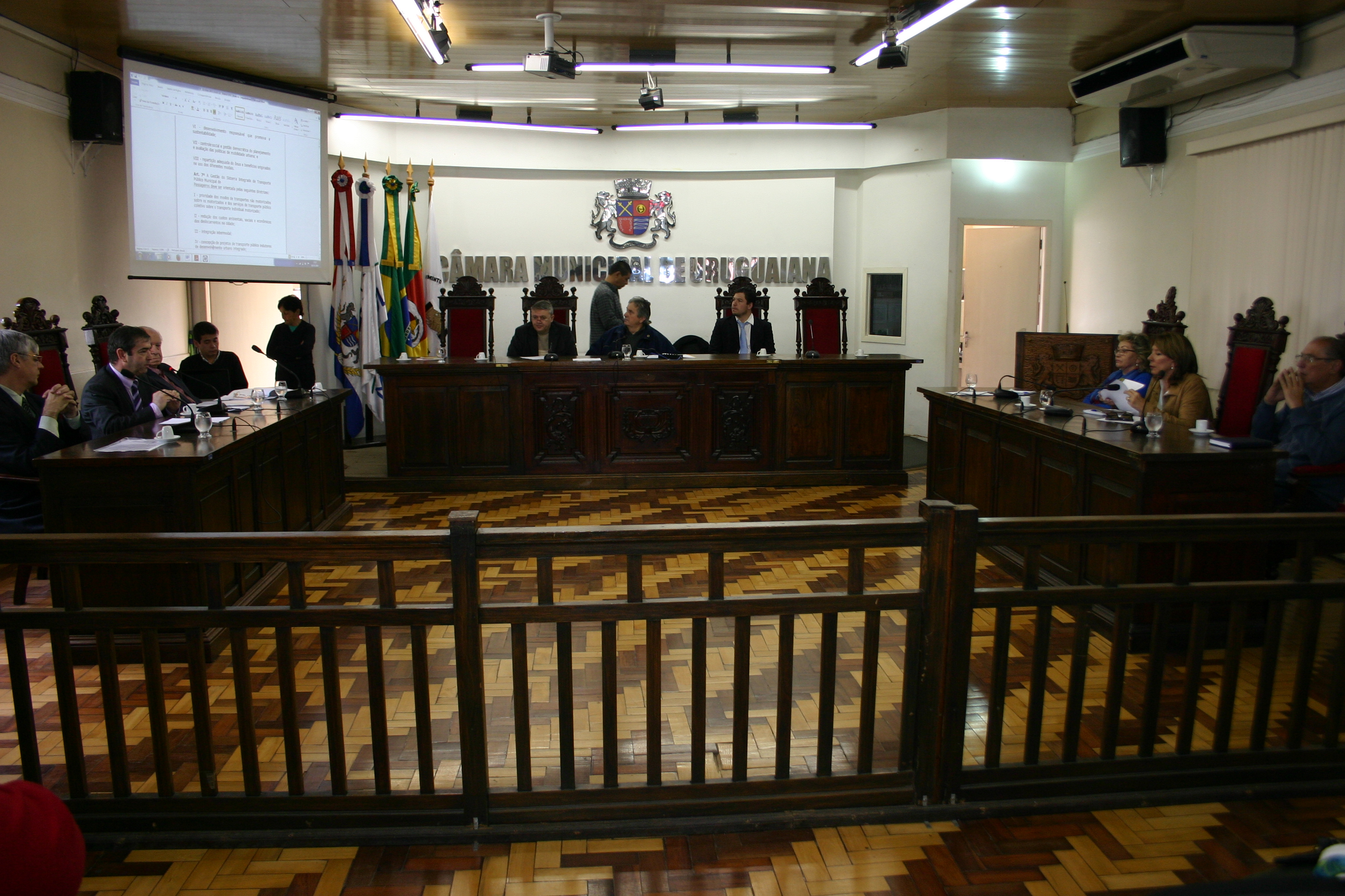  Comissão trata com comunidade sobre PL do Sistema Integrado de Transporte