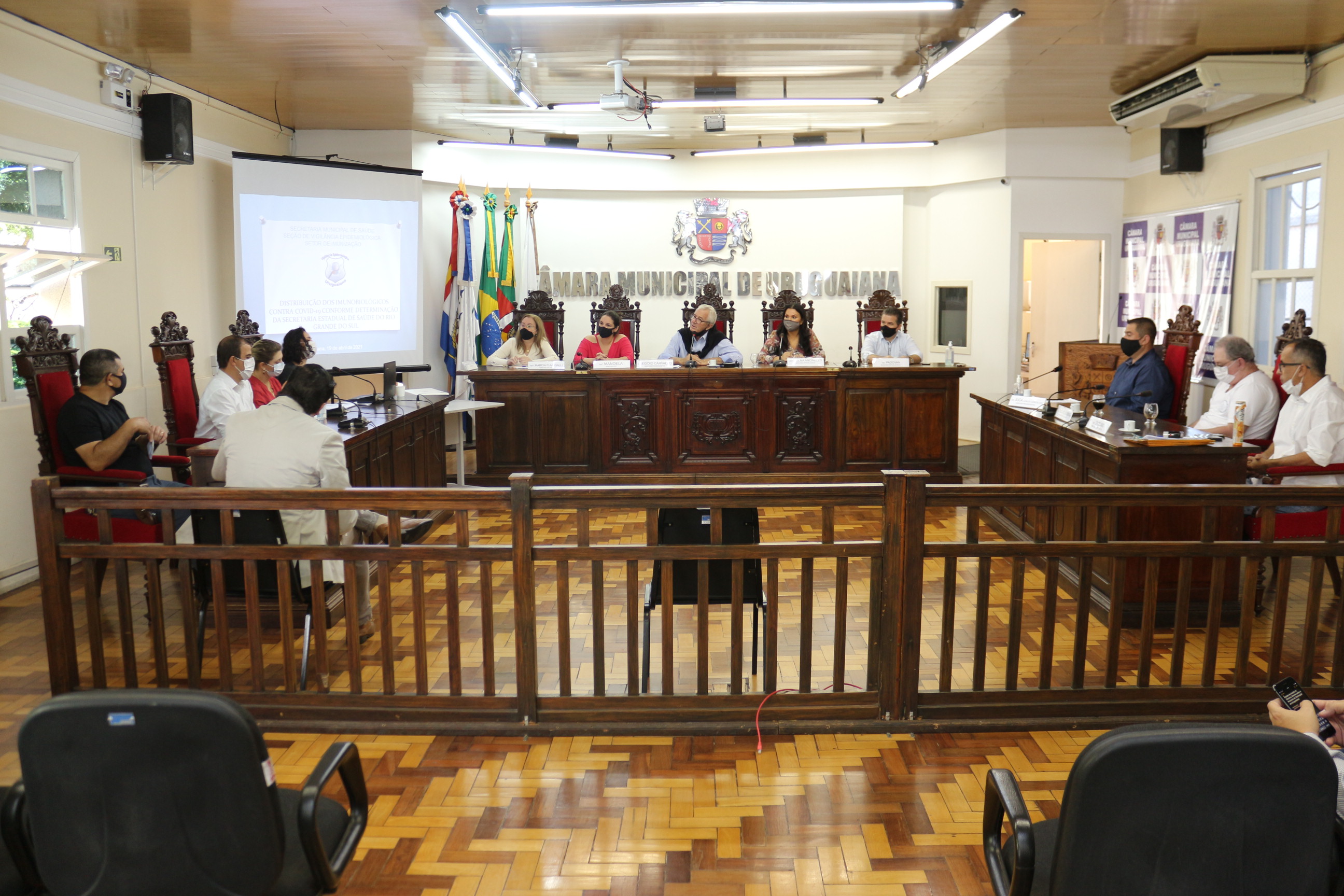 Dados da vacinação foram apresentados na Câmara