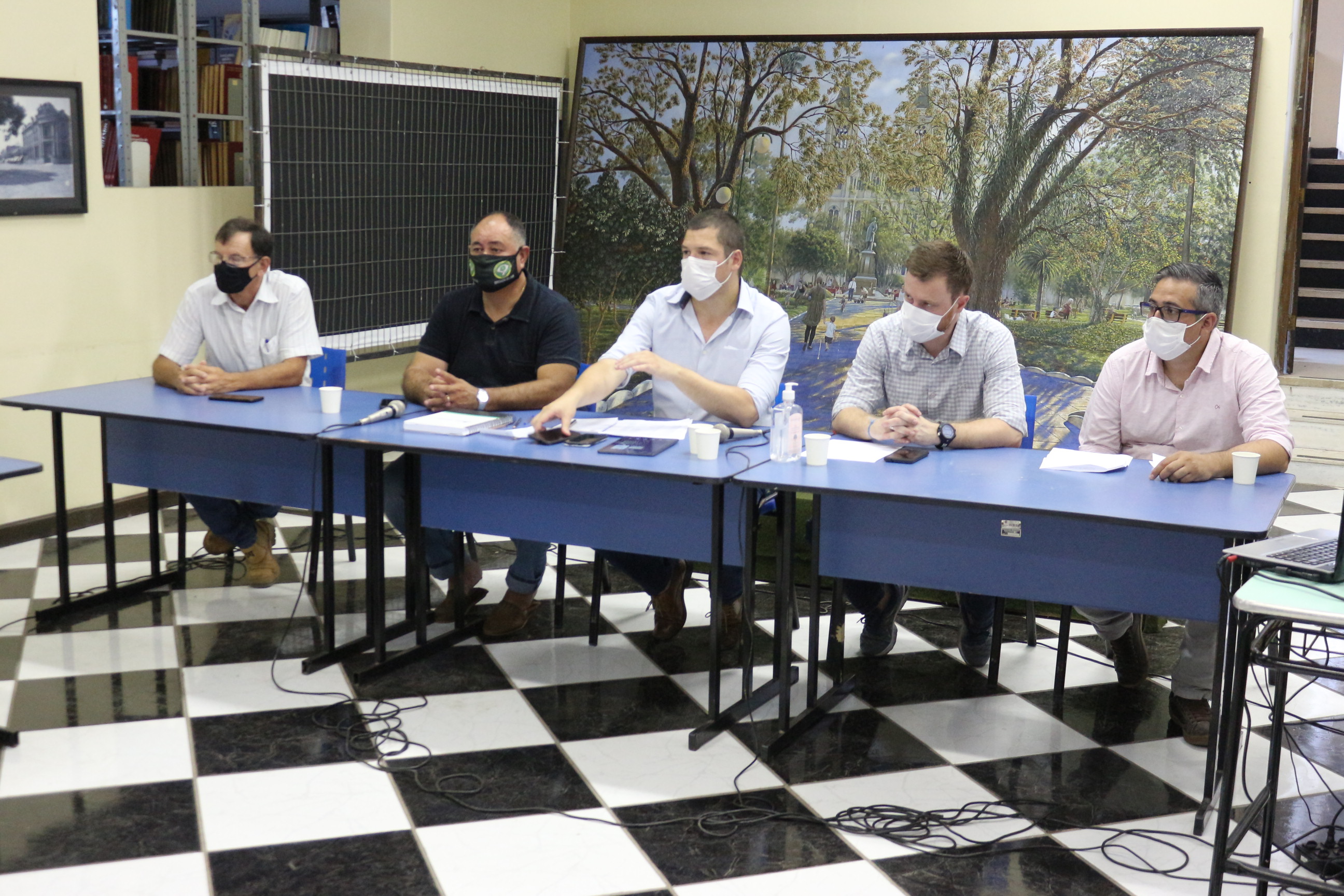 Evento reúne autoridades e comunidade preocupados com a estiagem