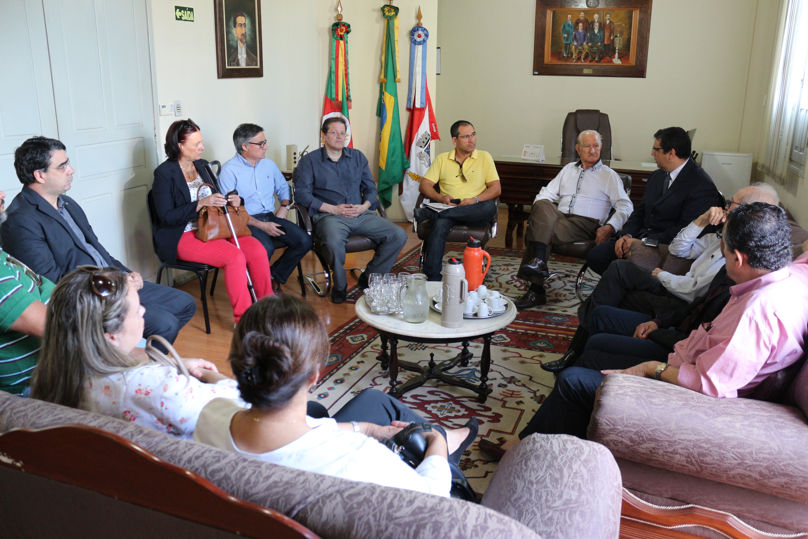 Hospital e entidades reúnem-se na Câmara e encaminham Decreto de Emergência para Saúde