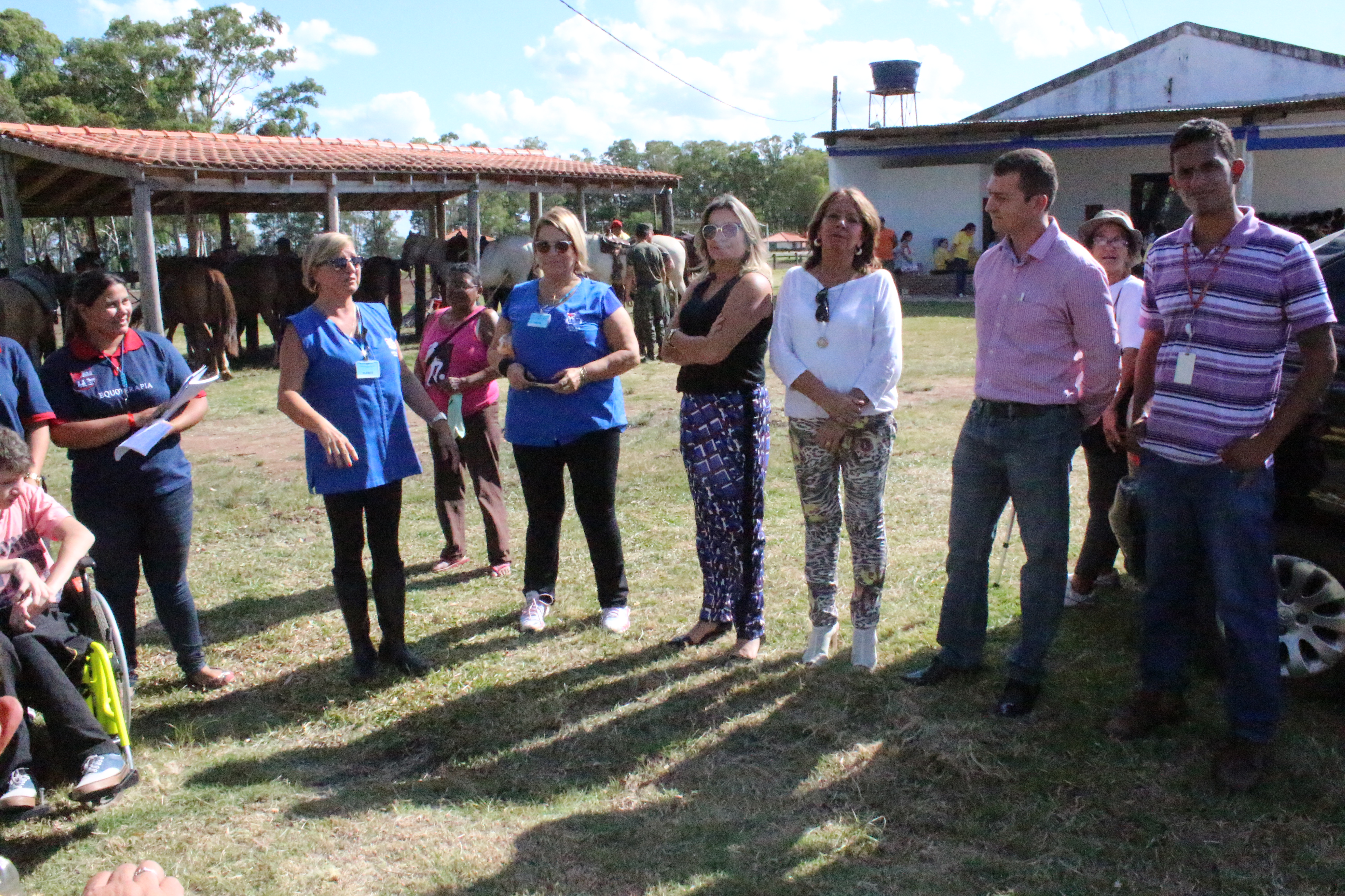 Inaugurada praça com brinquedos adaptados