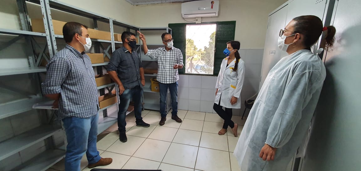 Legislativo acompanha Farmácias nos Bairros