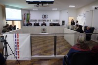 Legislativo aprova reclassificação de cargos, novo plano de pagamento e revisão geral anual para servidores municipais