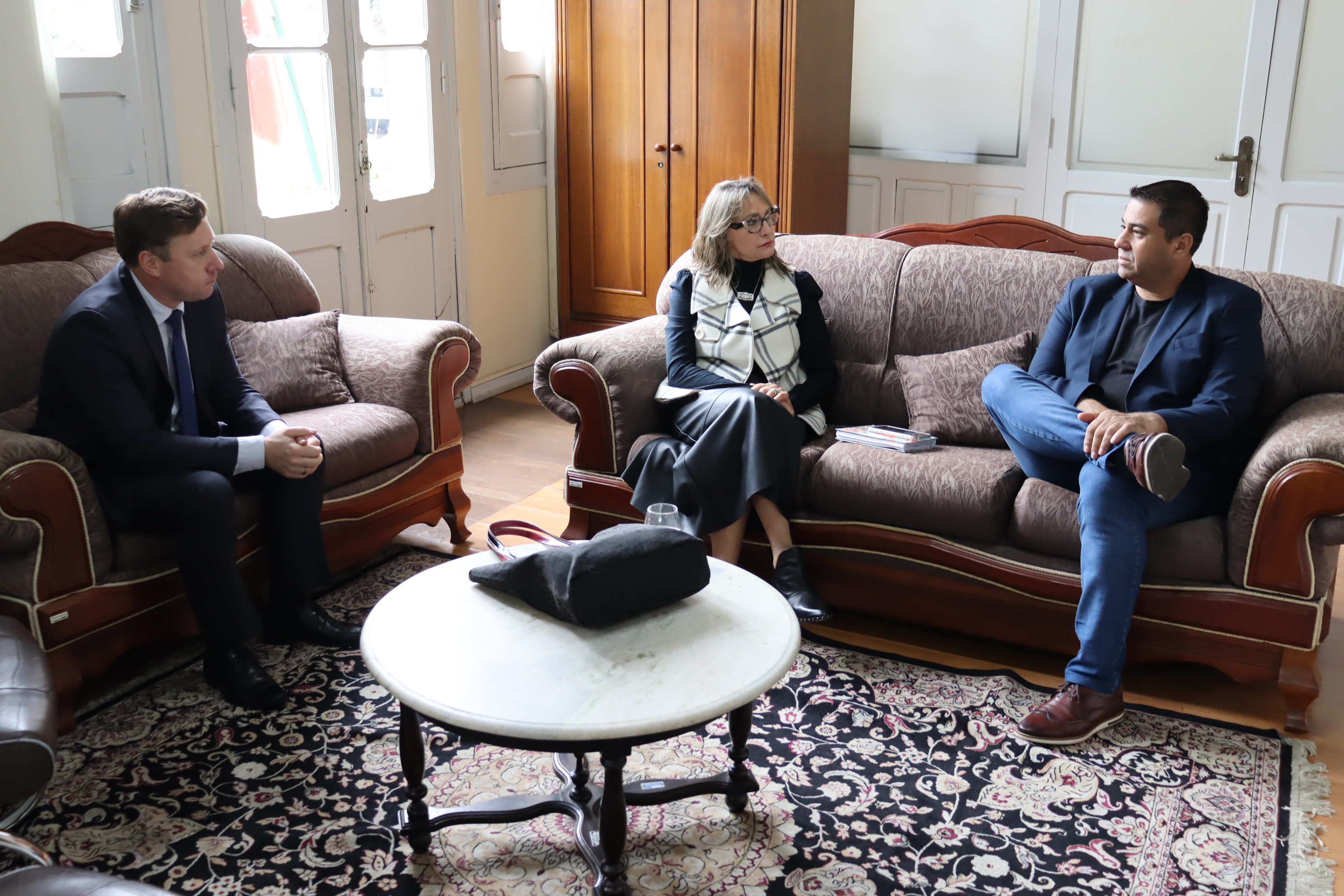 Legislativo busca informações sobre clínica renal