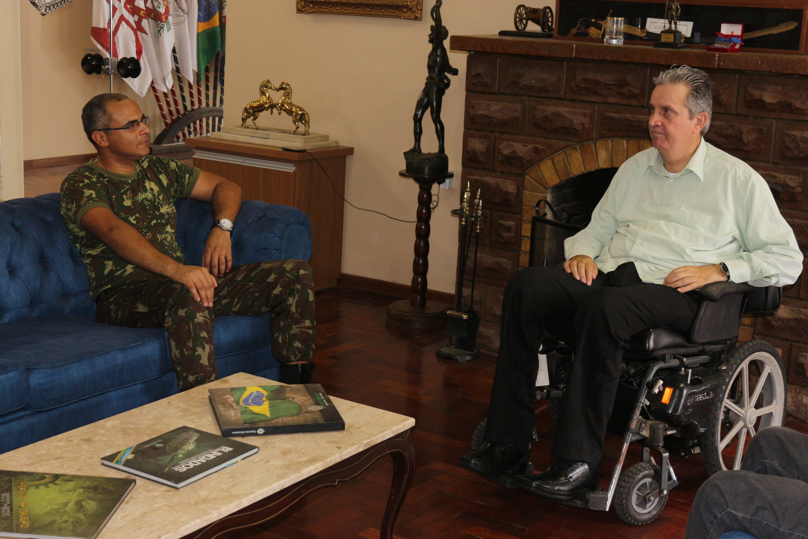 Legislativo é recebido no 22º GAC