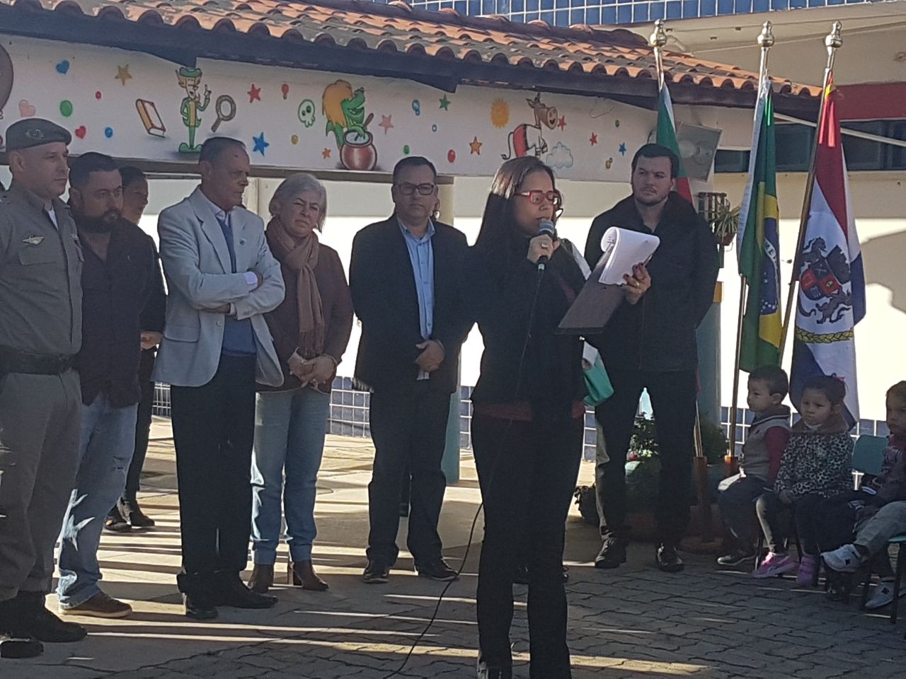 Legislativo presente na inauguração de salas de E.M.E.I. Monteiro Lobato 