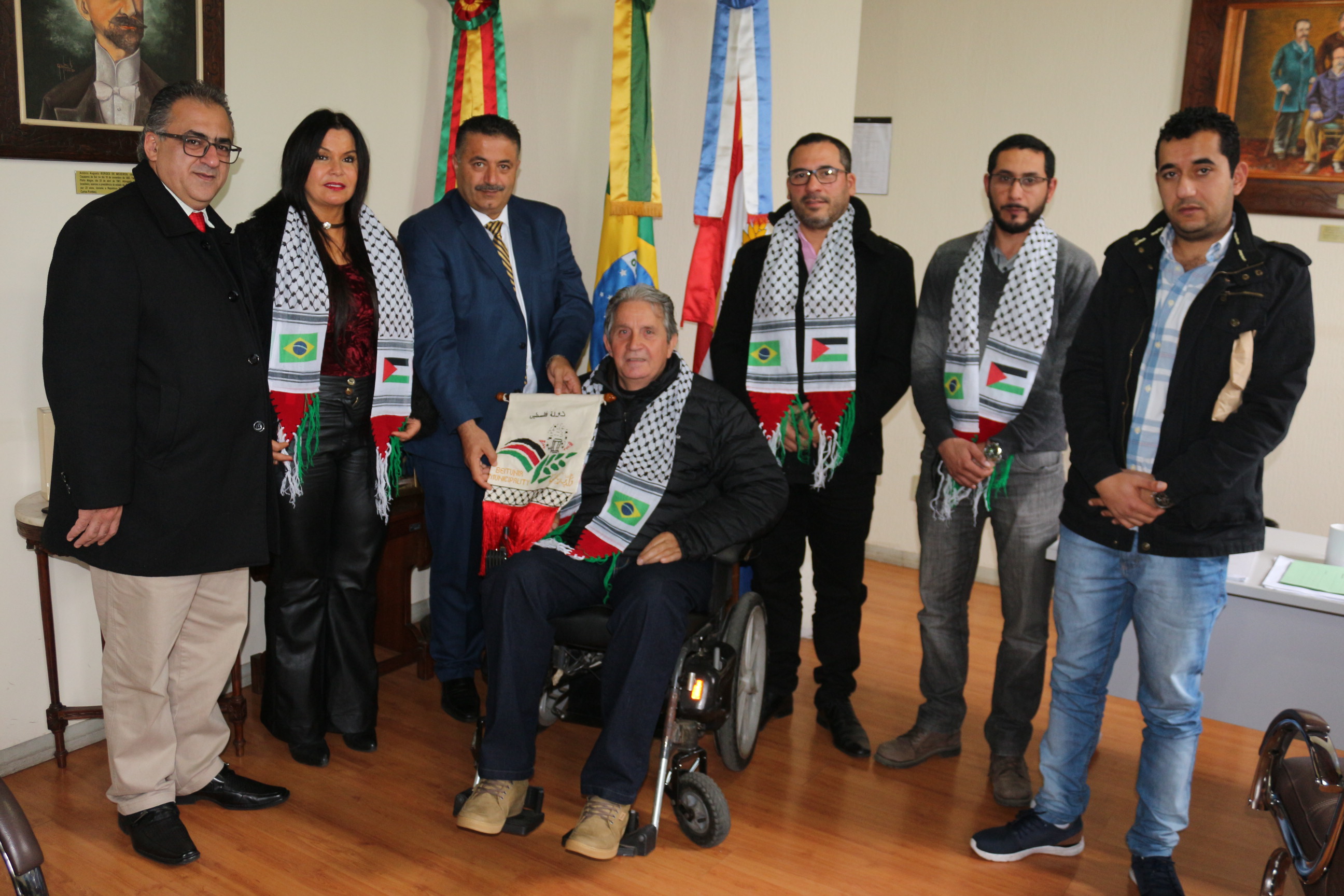 Legislativo recebe autoridade palestina