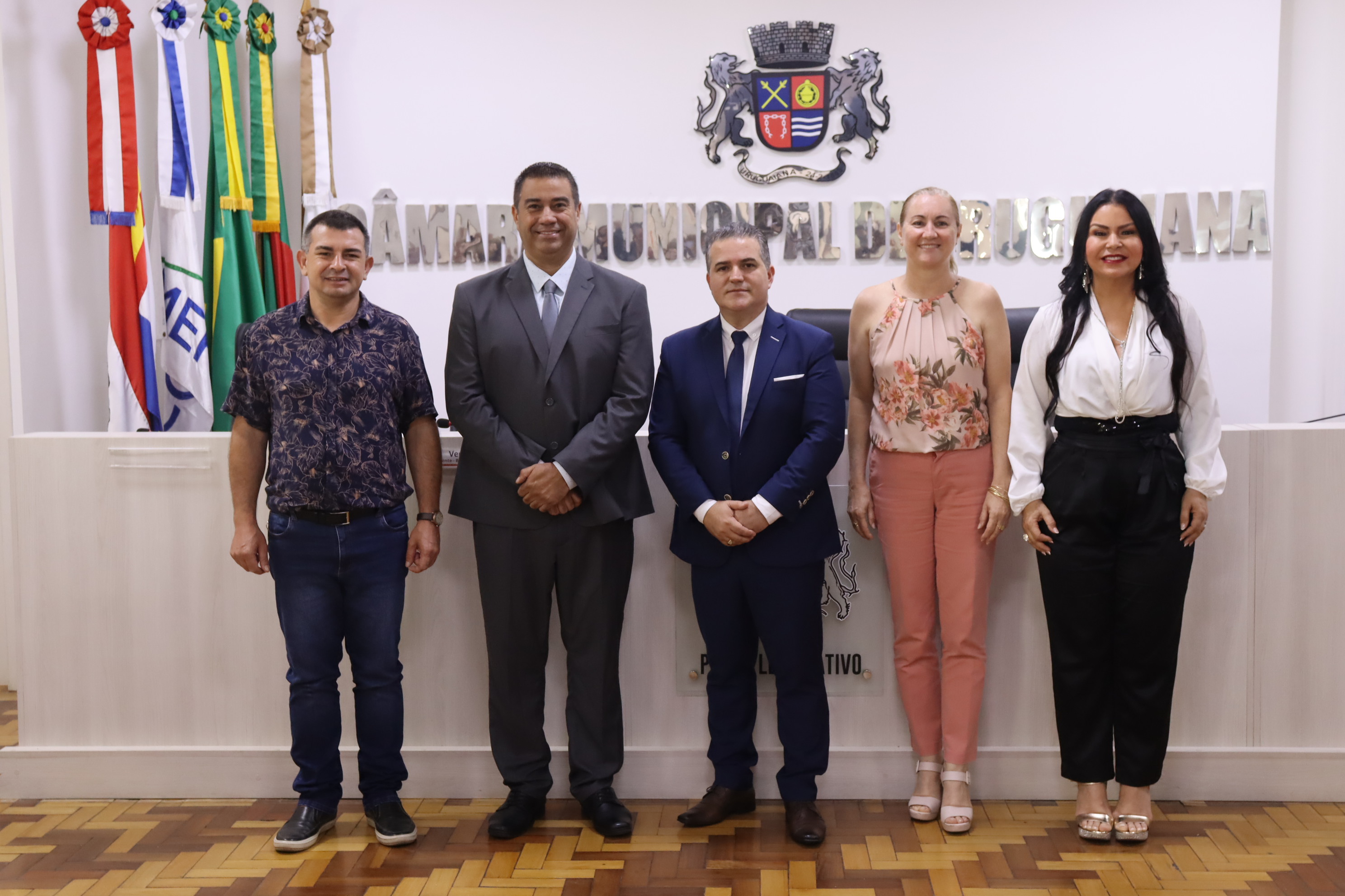 Mesa Diretora 2024 toma posse em solenidade