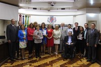 Mulheres são homenageadas pela Câmara
