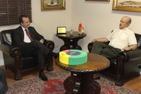 Novo presidente faz visita protocolar ao Poder Executivo