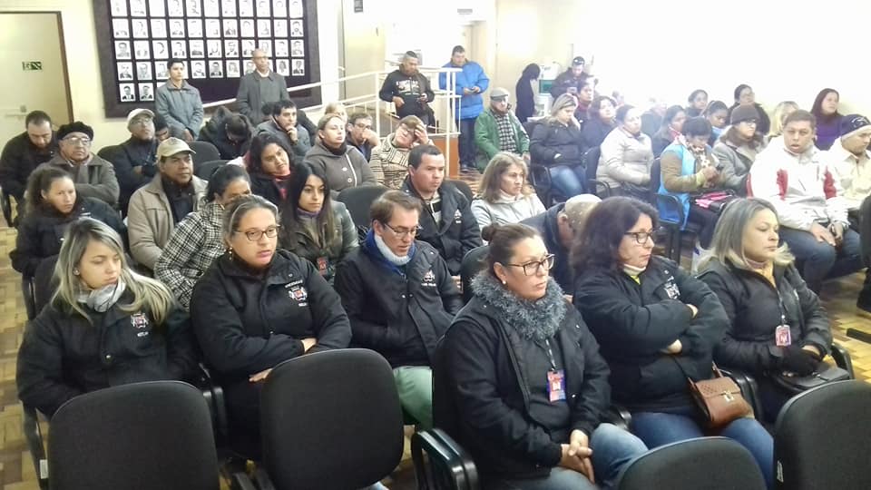 Parlamento autoriza incentivo a agentes comunitários e de combate às endemias