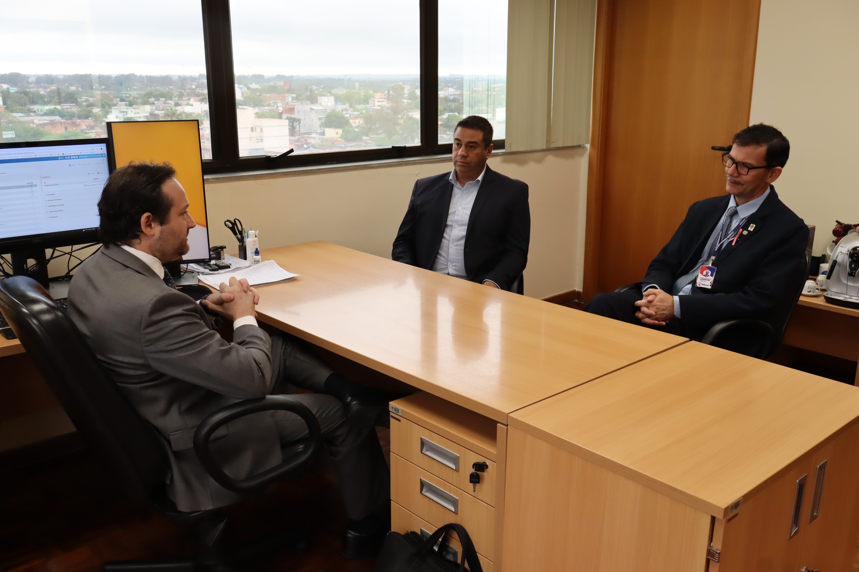 Câmara reúne-se com Justiça Eleitoral