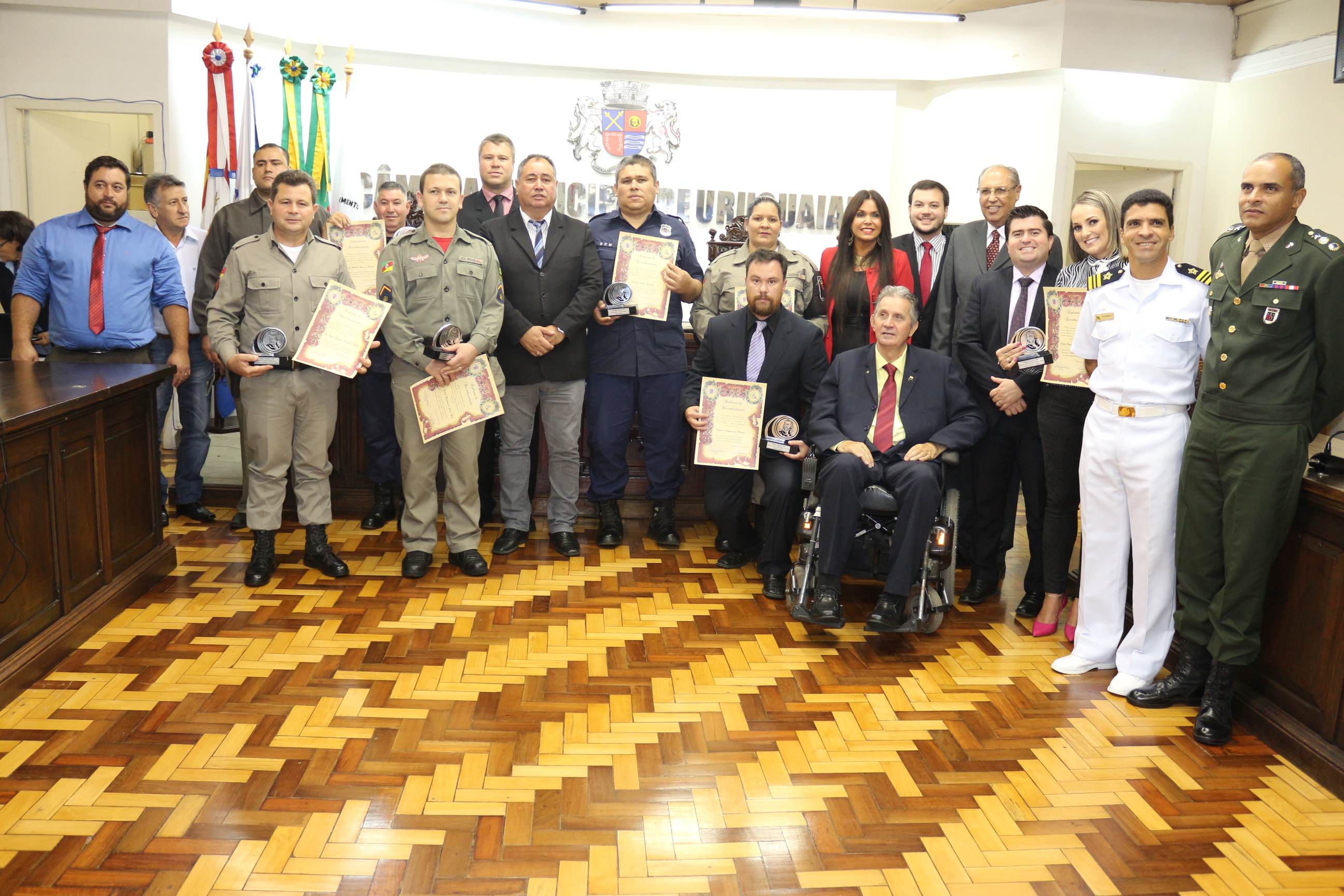 Profissionais da segurança são homenageados em solenidade do Dia de Tiradentes