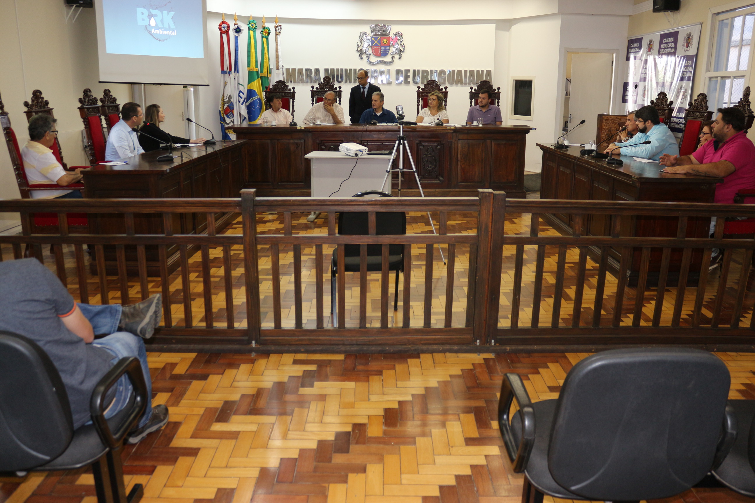 Rede de esgoto é tratada na Comissão de Serviços