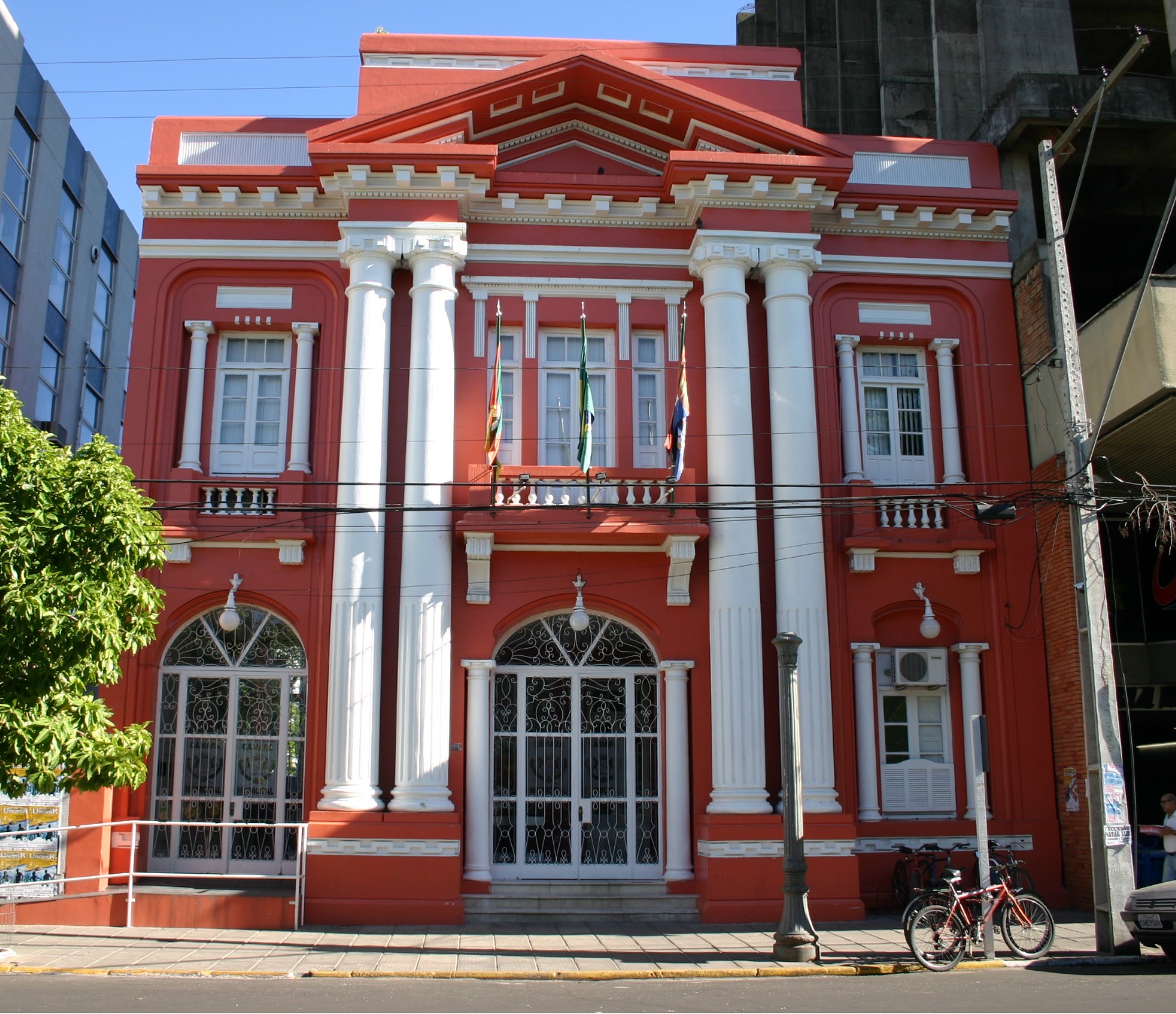 Redução de secretarias municipais e cargos em comissão é aprovada pela Câmara